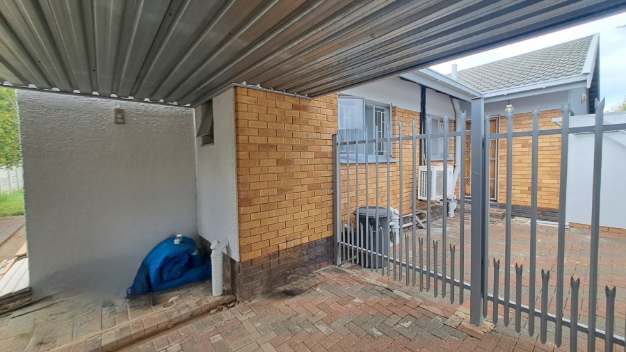 5 Bedroom Property for Sale in Universitas Ridge Free State